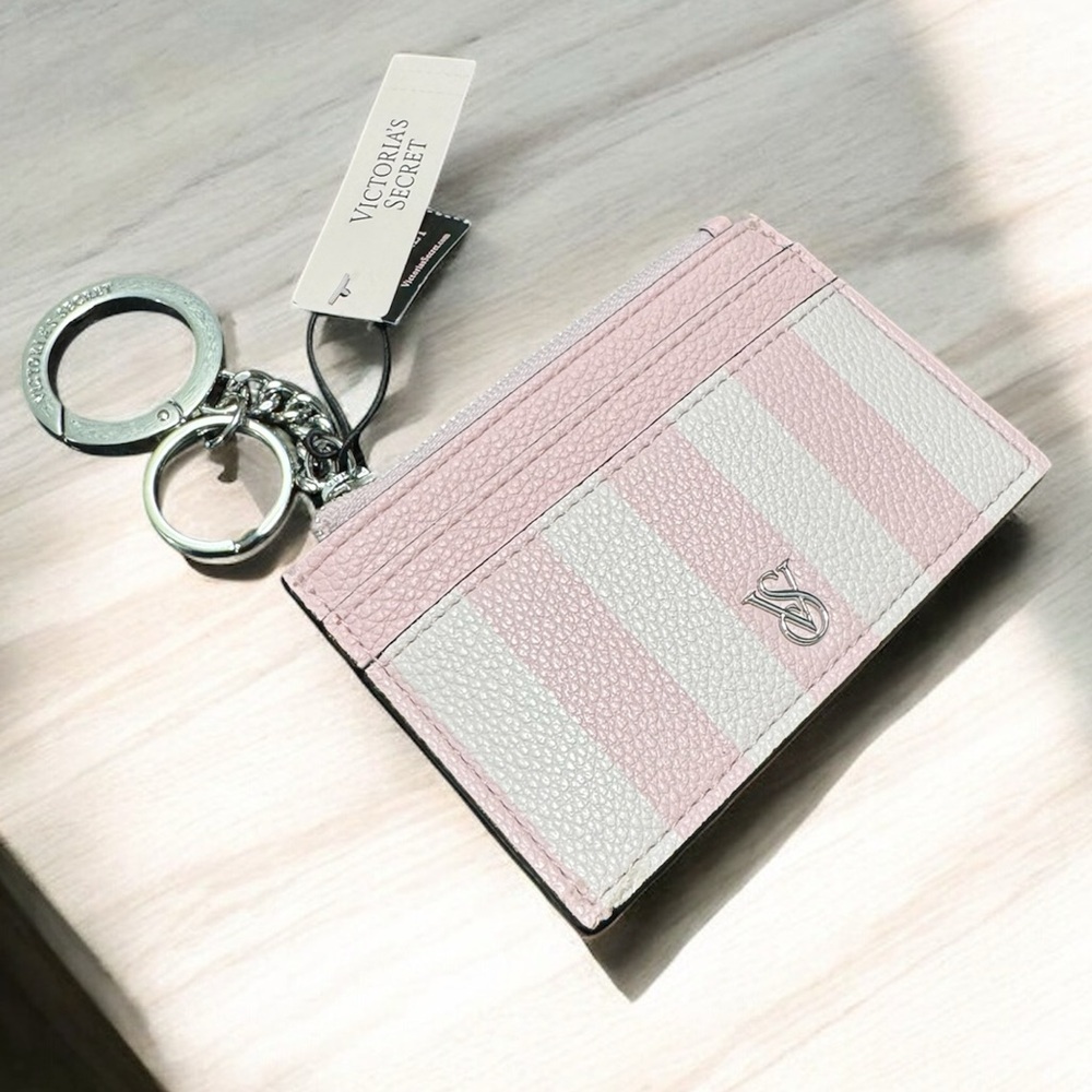 VICTORIA'S SECRET
Card Holder Keychain